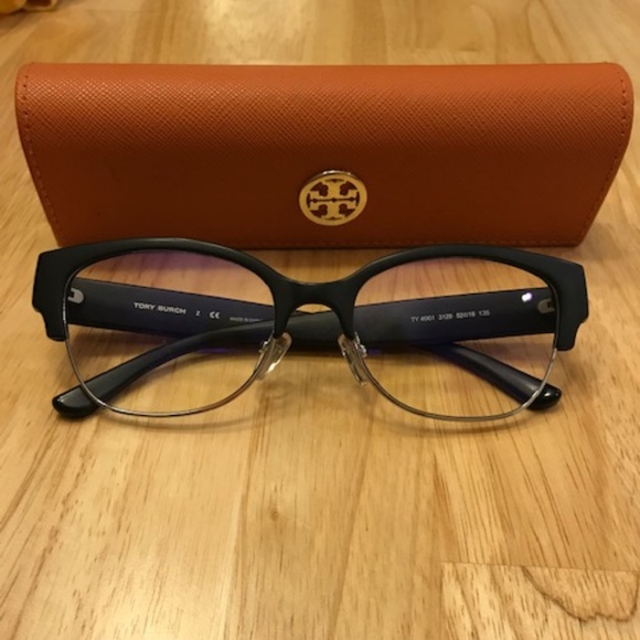 Tory Burch Accessories - Tory Burch 4001